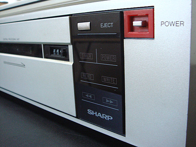 Sharp X1_CZ-800C (Sharp) 1982年 | 古いハードに囲まれて since2011