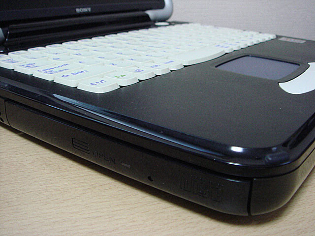 VAIO PCG-QR1/BP (Sony) 2000年 | 古いハードに囲まれて since2011 VAIO PCG-QR1/BP (Sony) 2000年 | 古いハードに囲まれて since2011