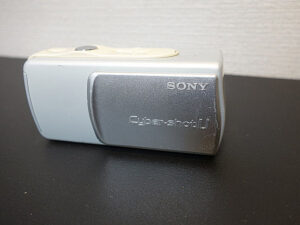 Cyber-shot DSC-U10 (Sony) 2002年 | 古いハードに囲まれて since2011